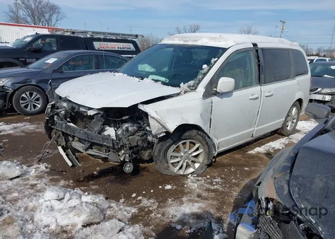 2018 Dodge Grand Caravan Sxt z USA, uszkodzony, nr VIN 2C4RDGCGXJR206608